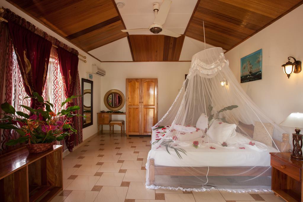 Etoile Labrine Guest House Isola di Isola di La Digue Esterno foto